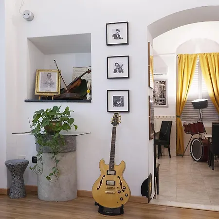 Red And Blues Music Hotel Genova-2